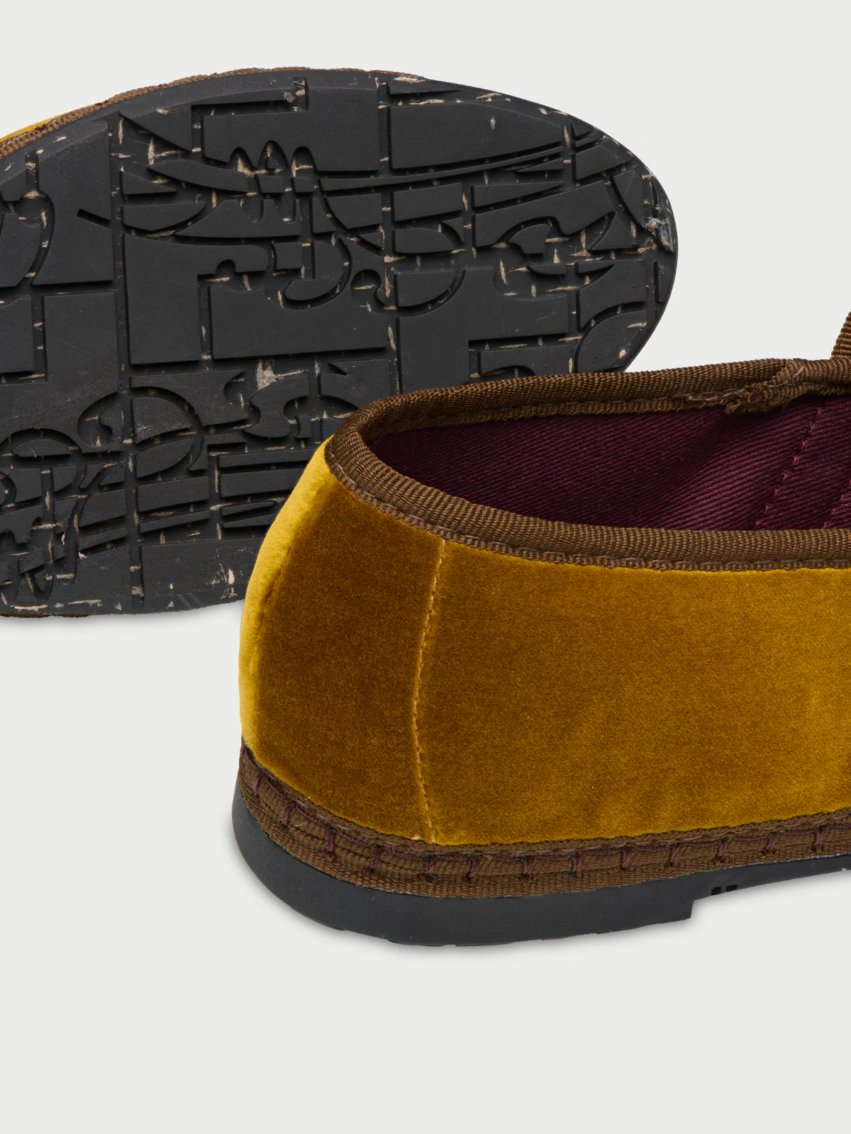 Claire Ochre - Image 4