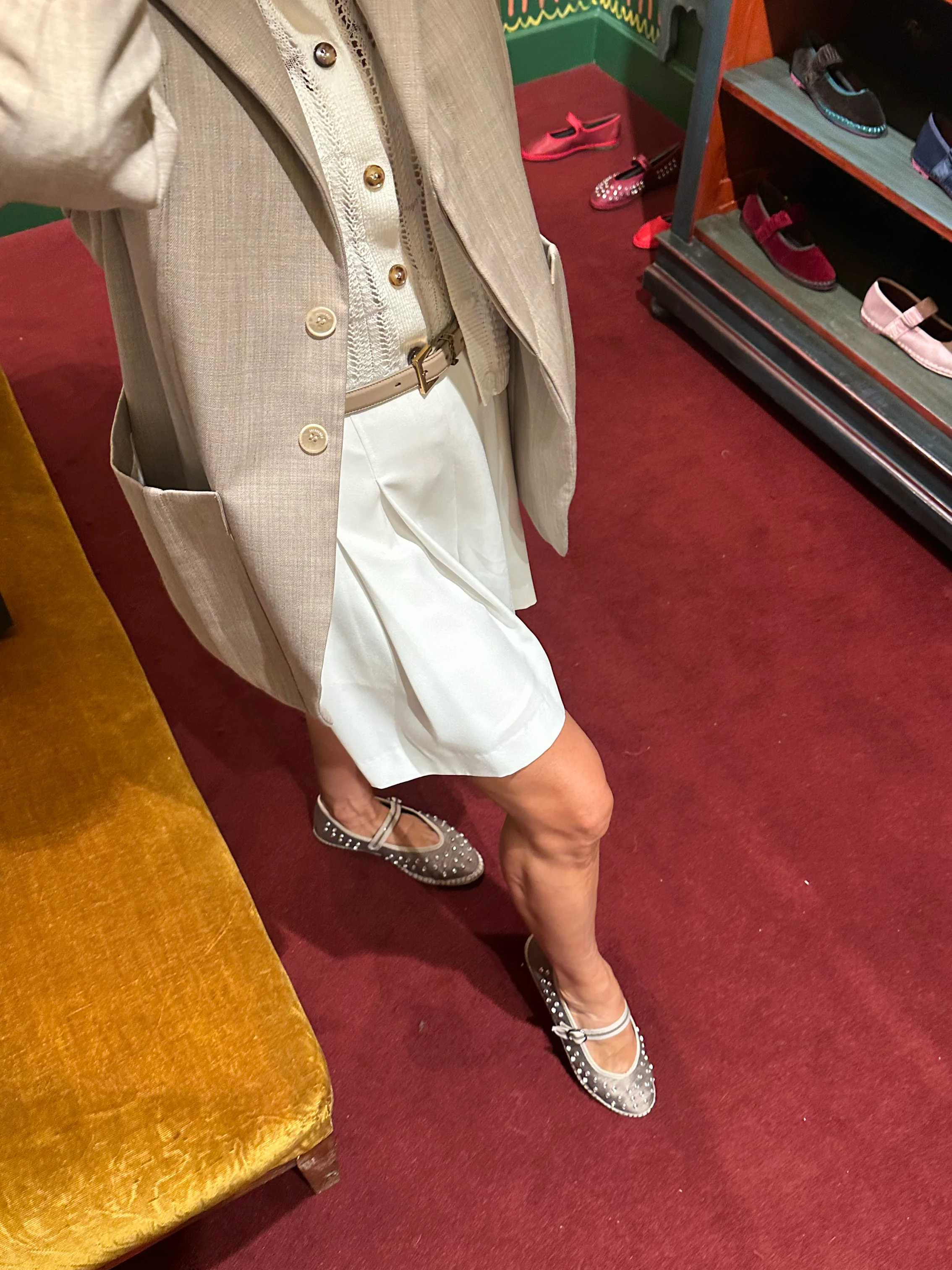 Mae Gray - Image 6