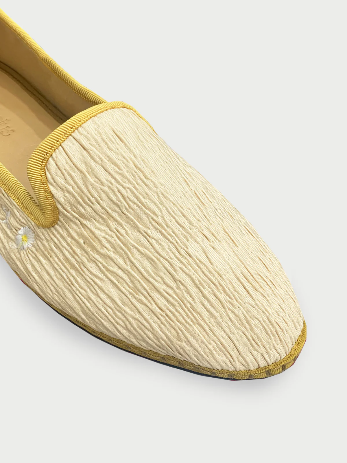 Smoking Daisy Beige - Image 3