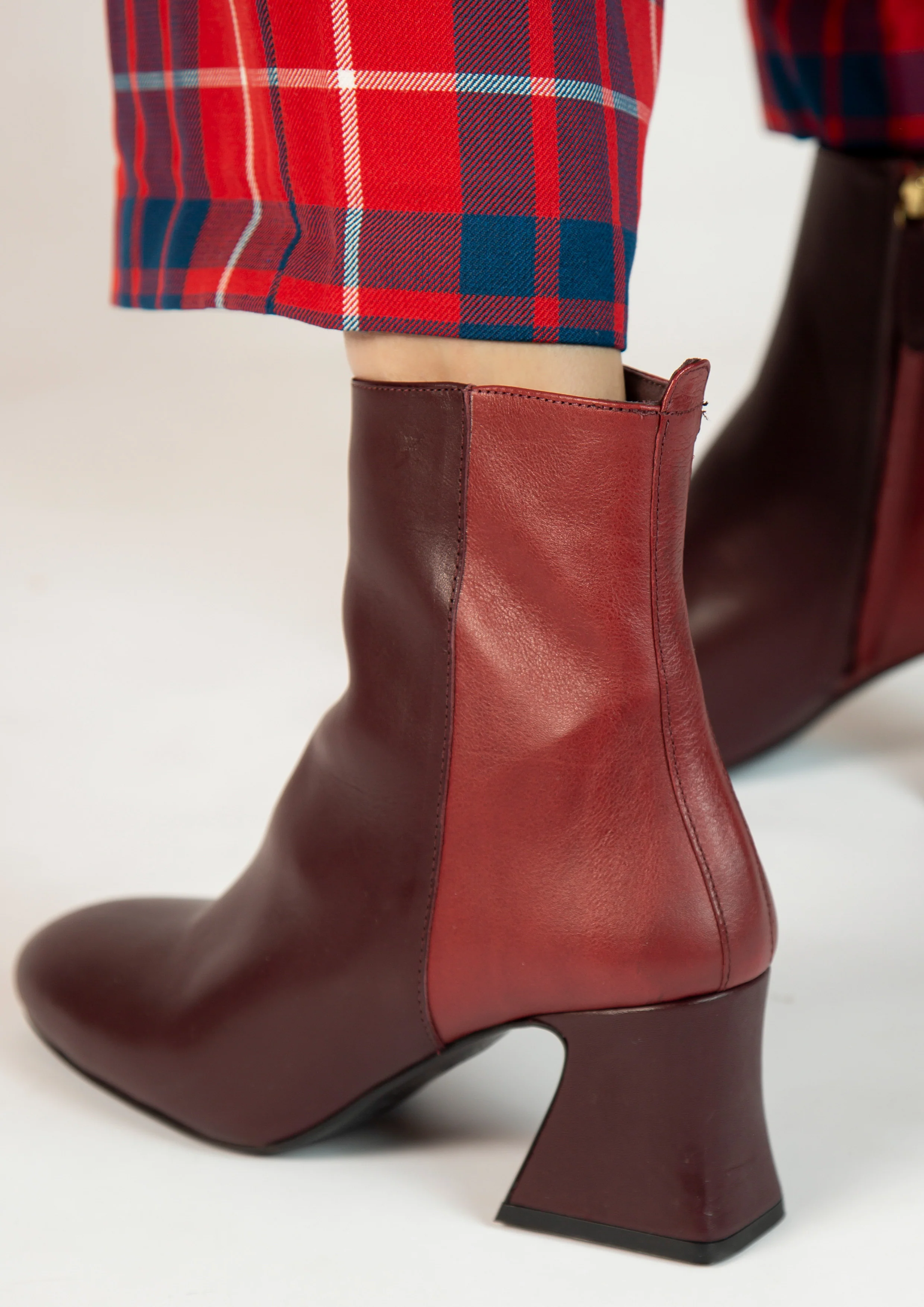 The D'Orsey Booty Double Burgundy - Image 4